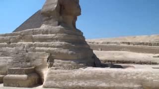 Сфинкс и Пирамиды в Египте.